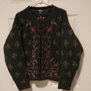 Icelandic design zippered sweater. Size Large